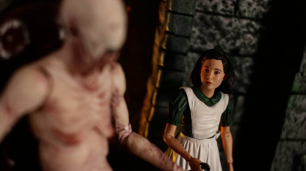 המבוך של פאן אקשן פיגר אופליה (Guillermo del Toro Signature Collection)