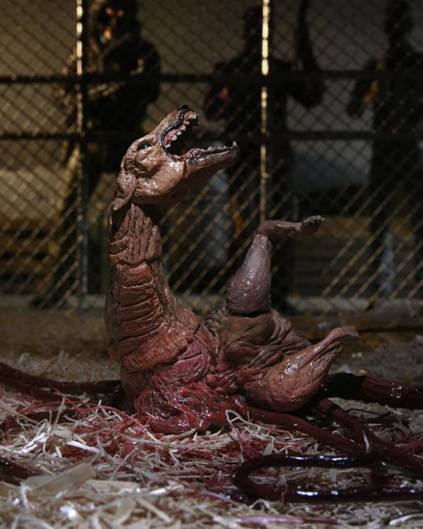 היצור אקשן פיגר כלב נגוע (Ultimate Dog Creature Set)