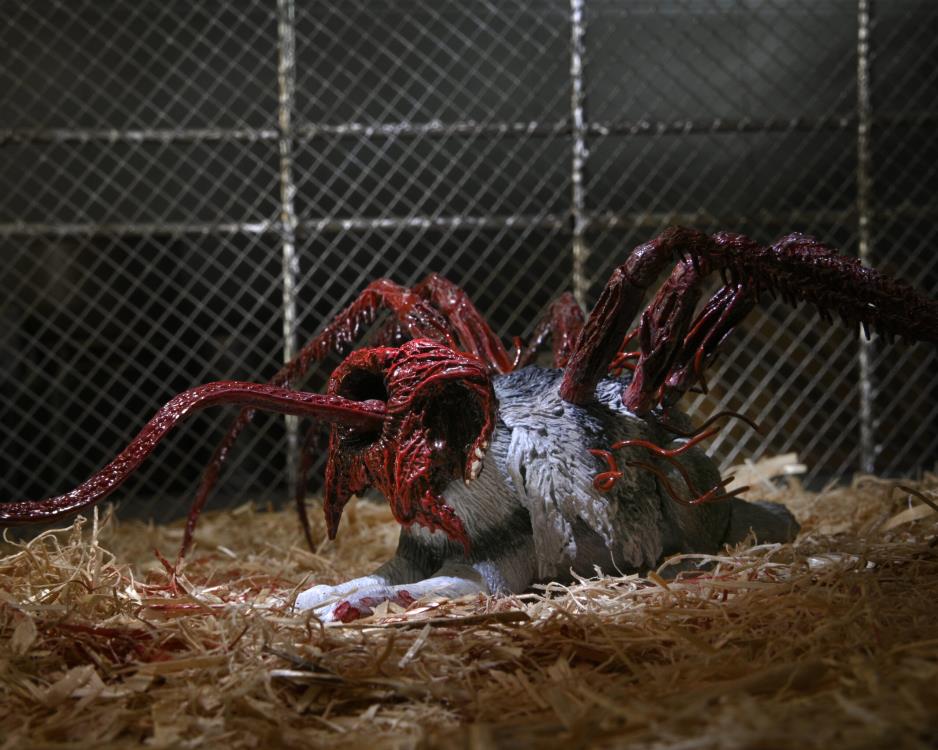 היצור אקשן פיגר כלב נגוע (Ultimate Dog Creature Set)
