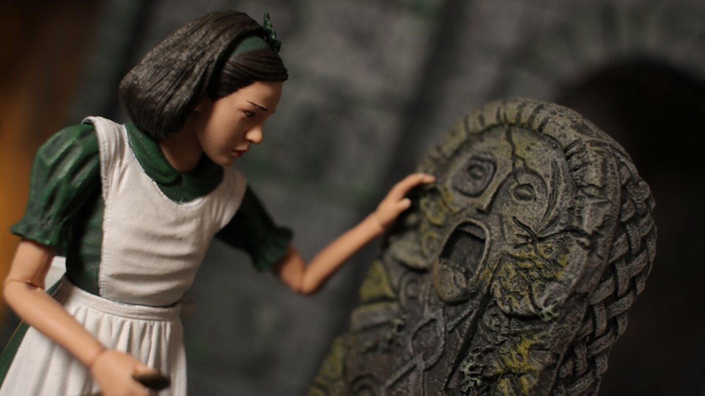 המבוך של פאן אקשן פיגר אופליה (Guillermo del Toro Signature Collection)