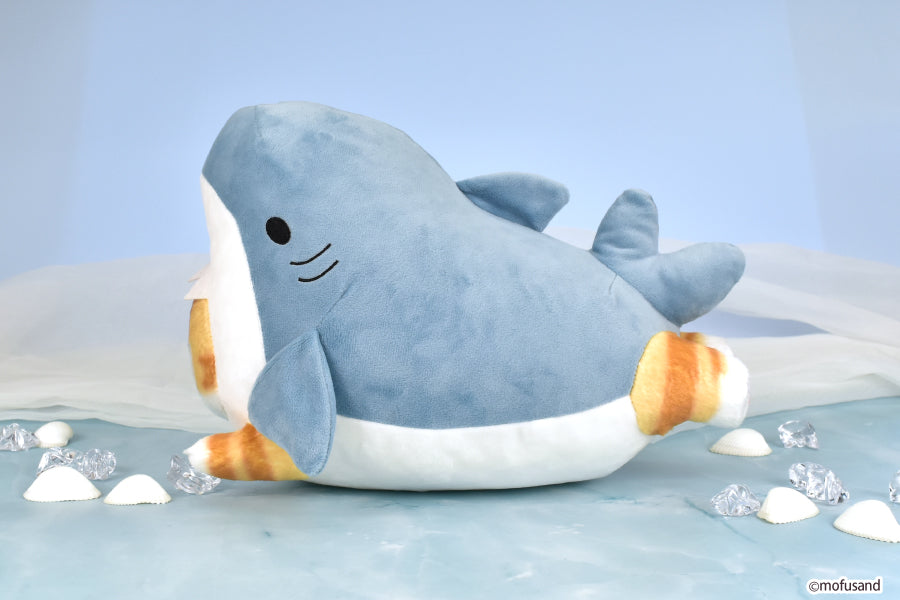 מופוסנד בובת פרווה בינונית חתול כריש שוכב (Shark Nyan Kuttenko)