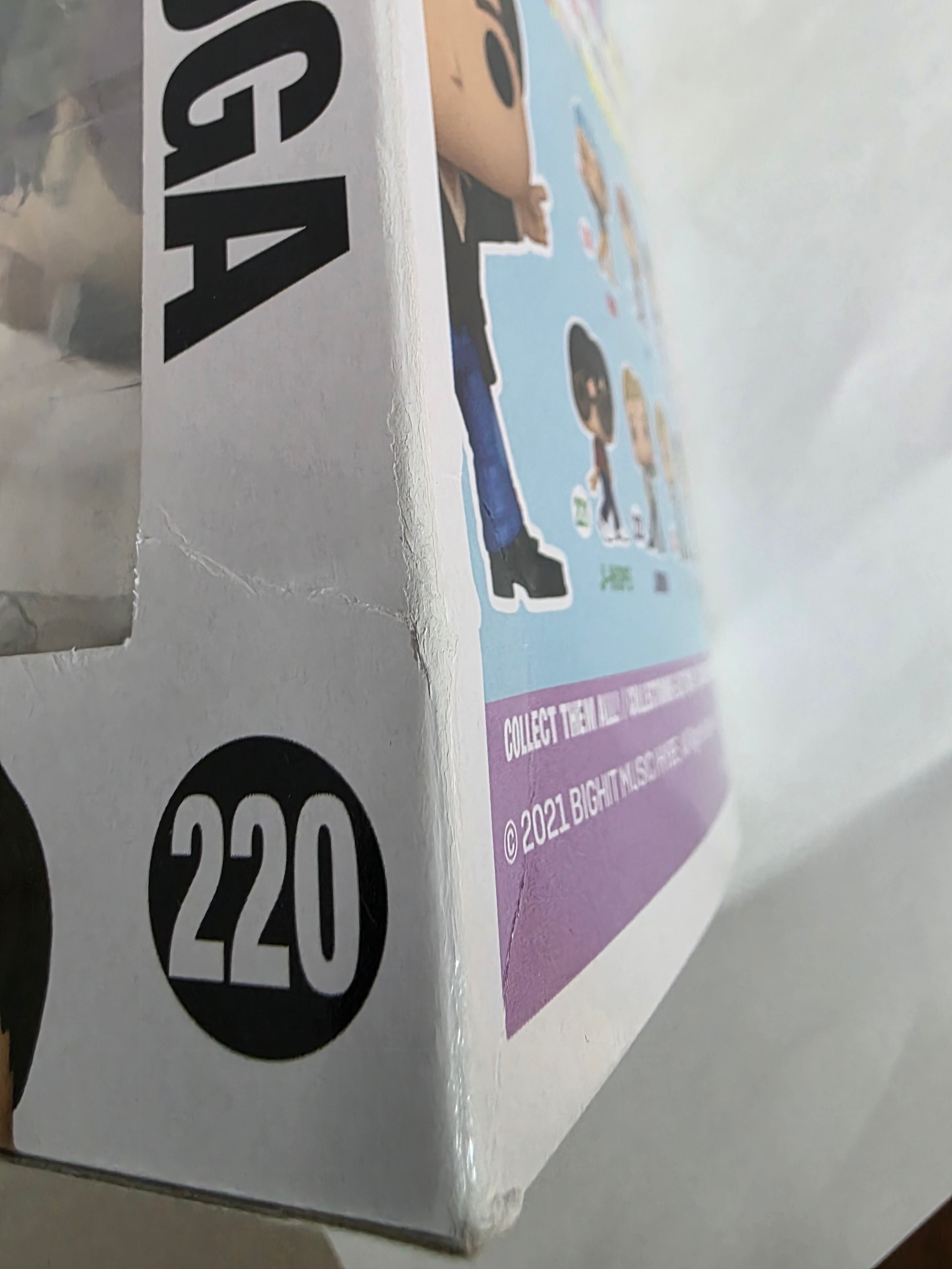 *אריזה פגומה*בובת פופ מוזיקה: BTS שוגה Funko POP! Rocks: BTS SUGA #220