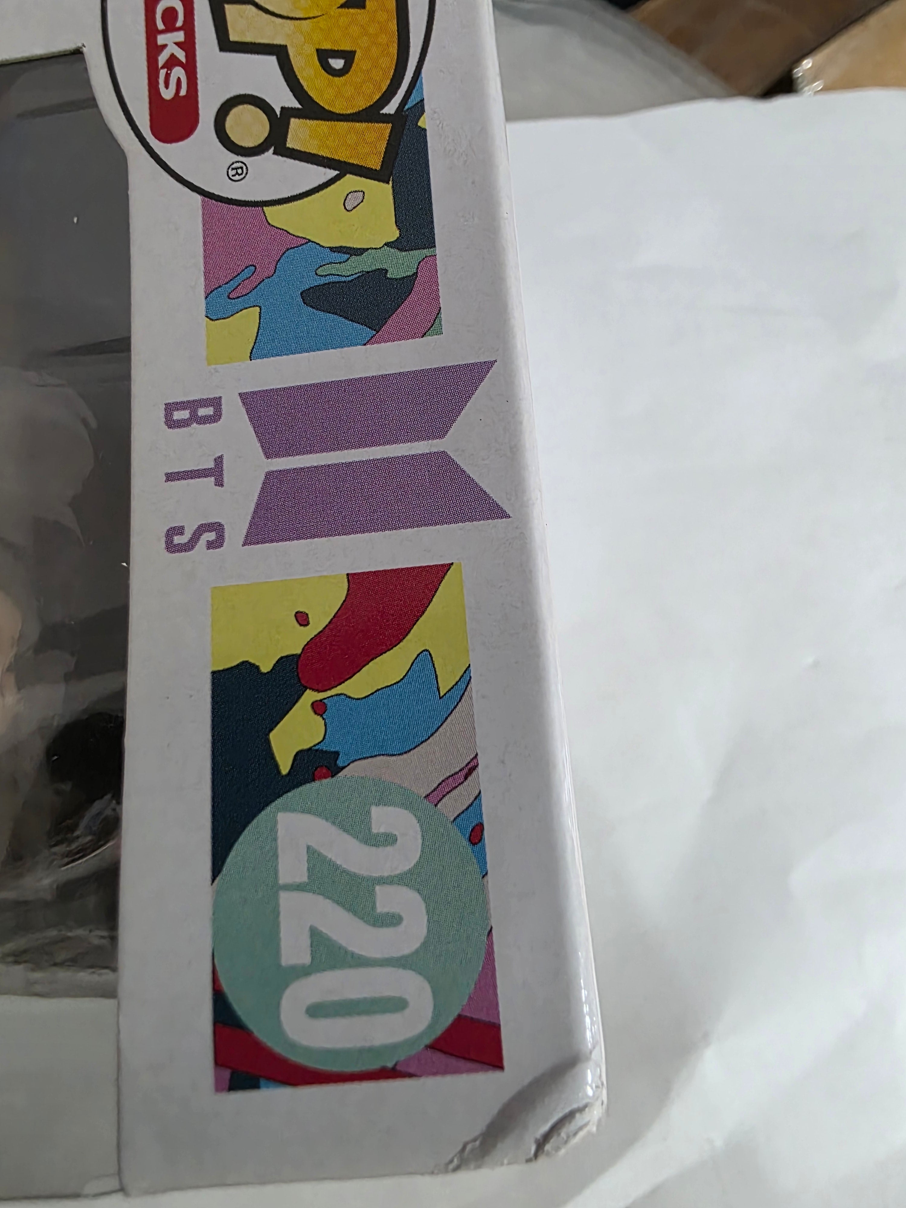 *אריזה פגומה*בובת פופ מוזיקה: BTS שוגה Funko POP! Rocks: BTS SUGA #220