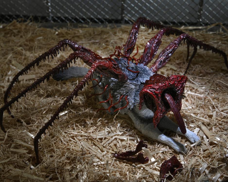 היצור אקשן פיגר כלב נגוע (Ultimate Dog Creature Set)